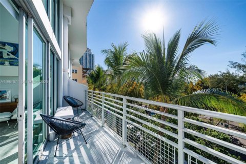 Condominio en venta en Miami Beach, Florida, 2 dormitorios, 138.24 m2 № 2026581 - foto 16
