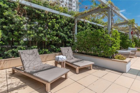 Condominio en alquiler en Miami, Florida, 2 dormitorios, 198.72 m2 № 2339959 - foto 25