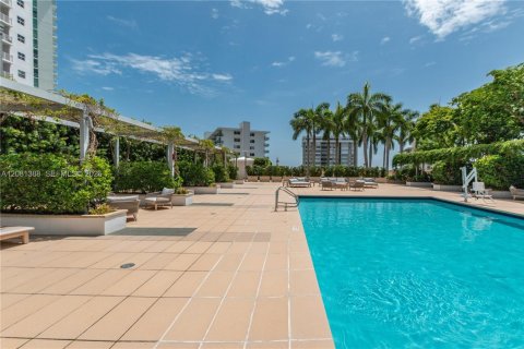 Condominio en alquiler en Miami, Florida, 2 dormitorios, 198.72 m2 № 2339959 - foto 27