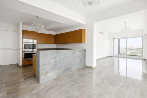 Condominio en alquiler en Miami, Florida, 2 dormitorios, 198.72 m2 № 2339959 - foto 6