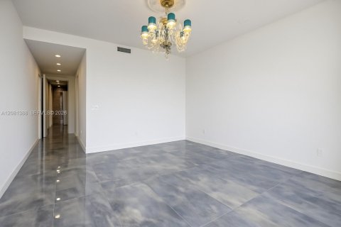 Condominio en alquiler en Miami, Florida, 2 dormitorios, 198.72 m2 № 2339959 - foto 2