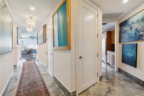 Condominio en alquiler en Miami, Florida, 2 dormitorios, 198.72 m2 № 2339959 - foto 18