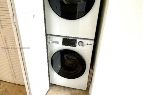 Снять в аренду кондоминиум в Майами-Бич, Флорида 1 спальня, 74.32м2, № 1940882 - фото 9