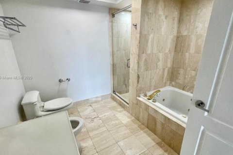 Снять в аренду кондоминиум в Майами-Бич, Флорида 1 спальня, 74.32м2, № 1940882 - фото 10