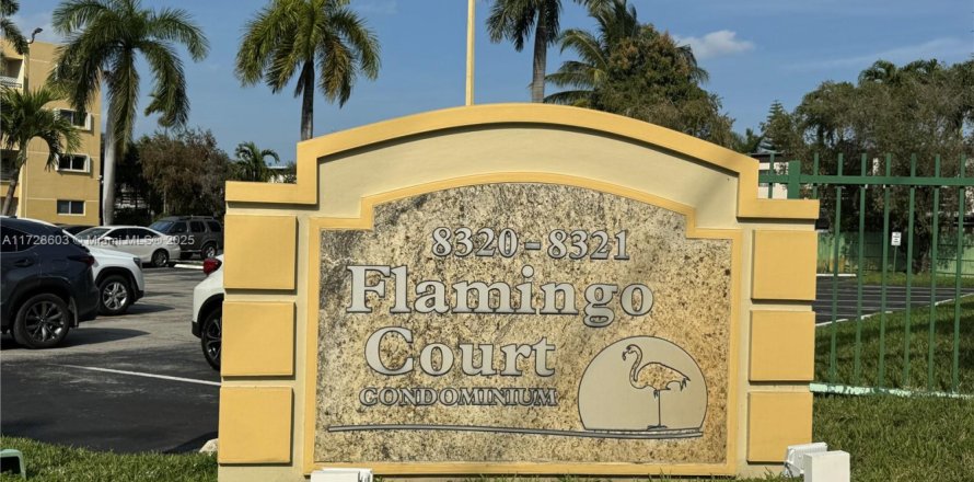 Кондоминиум с 2 спальнями в Майами, Флорида № 1927398