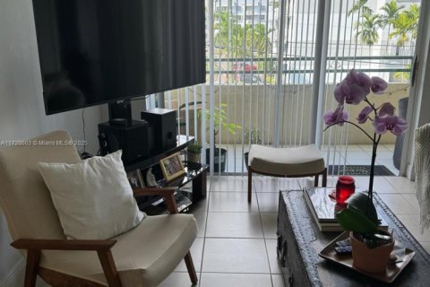 Купить кондоминиум в Майами, Флорида 2 спальни, 78.04м2, № 1927398 - фото 23