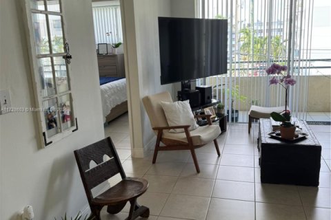 Купить кондоминиум в Майами, Флорида 2 спальни, 78.04м2, № 1927398 - фото 10