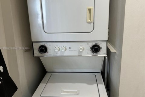 Купить кондоминиум в Майами, Флорида 2 спальни, 78.04м2, № 1927398 - фото 12