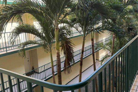 Купить кондоминиум в Майами, Флорида 2 спальни, 78.04м2, № 1927398 - фото 6