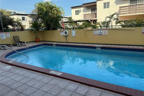 Купить кондоминиум в Майами, Флорида 2 спальни, 78.04м2, № 1927398 - фото 25