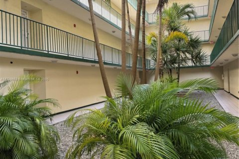 Купить кондоминиум в Майами, Флорида 2 спальни, 78.04м2, № 1927398 - фото 7