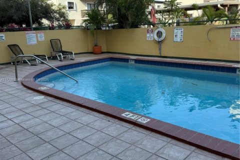 Купить кондоминиум в Майами, Флорида 2 спальни, 78.04м2, № 1927398 - фото 26