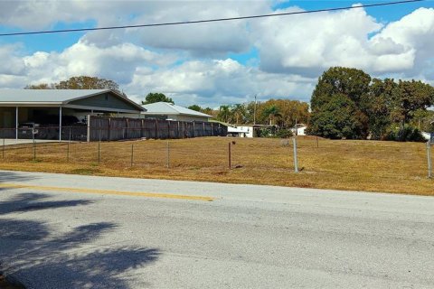 Terreno en venta en Okeechobee, Florida № 2097964 - foto 2