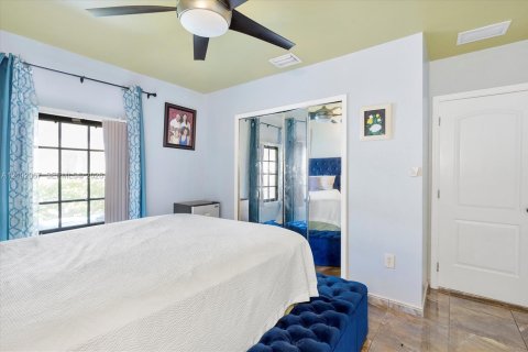 Casa en venta en Miami, Florida, 4 dormitorios, 205.87 m2 № 2407401 - foto 22