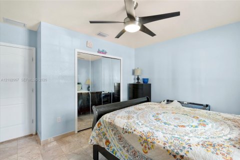 Casa en venta en Miami, Florida, 4 dormitorios, 205.87 m2 № 2407401 - foto 25