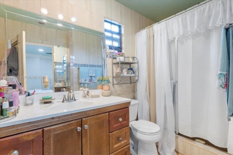 Casa en venta en Miami, Florida, 4 dormitorios, 205.87 m2 № 2407401 - foto 18