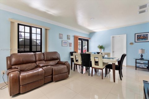 Casa en venta en Miami, Florida, 4 dormitorios, 205.87 m2 № 2407401 - foto 14