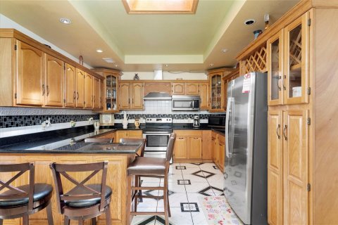 Casa en venta en Miami, Florida, 4 dormitorios, 205.87 m2 № 2407401 - foto 9