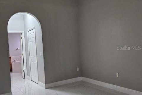 Снять в аренду виллу или дом в Киссимми, Флорида 3 комнаты, 251.86м2, № 1904407 - фото 22
