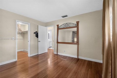 House in Boynton Beach, Florida 2 bedrooms, 117.06 sq.m. № 2244292 - photo 25