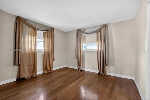 House in Boynton Beach, Florida 2 bedrooms, 117.06 sq.m. № 2244292 - photo 23