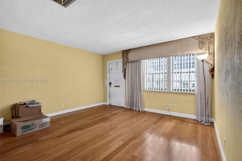 House in Boynton Beach, Florida 2 bedrooms, 117.06 sq.m. № 2244292 - photo 4