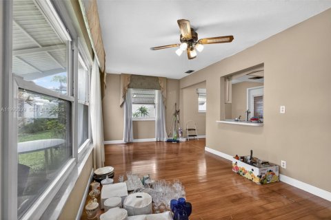 House in Boynton Beach, Florida 2 bedrooms, 117.06 sq.m. № 2244292 - photo 16