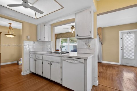 House in Boynton Beach, Florida 2 bedrooms, 117.06 sq.m. № 2244292 - photo 20