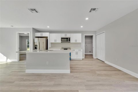 Casa en alquiler en Ocala, Florida, 3 dormitorios, 117.99 m2 № 1901348 - foto 9