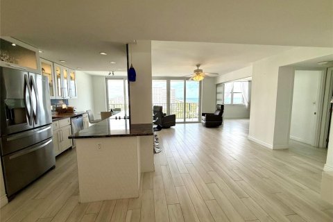 Condo in Pompano Beach, Florida, 2 bedrooms  № 2391760 - photo 10