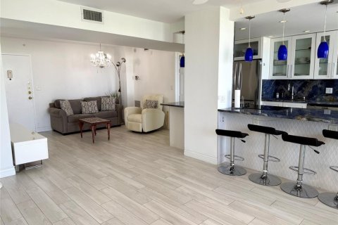 Condo in Pompano Beach, Florida, 2 bedrooms  № 2391760 - photo 7