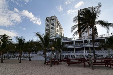 Condo in Pompano Beach, Florida, 2 bedrooms  № 2391760 - photo 27