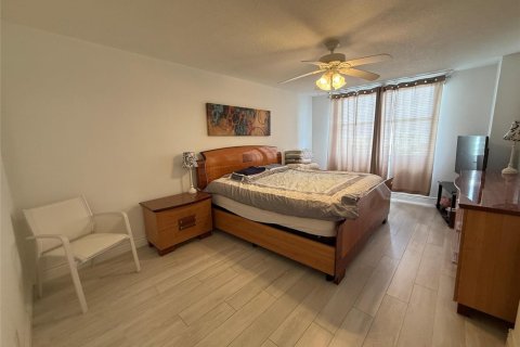 Condo in Pompano Beach, Florida, 2 bedrooms  № 2391760 - photo 12