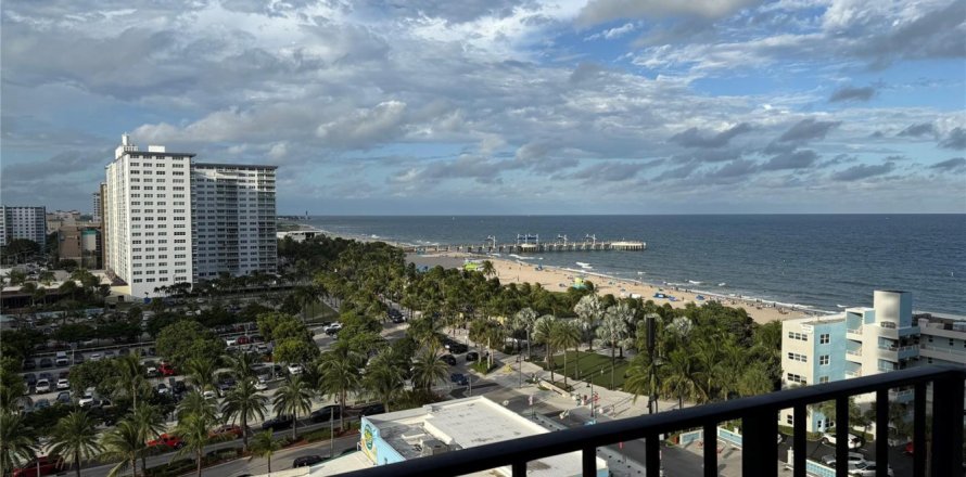 Condo in Pompano Beach, Florida, 2 bedrooms  № 2391760