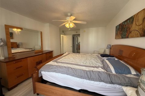 Condo in Pompano Beach, Florida, 2 bedrooms  № 2391760 - photo 13