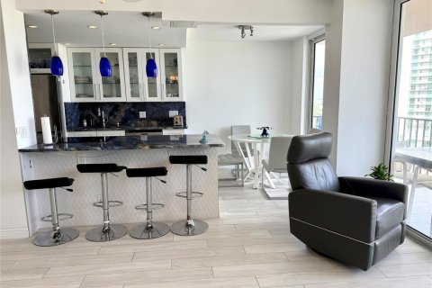 Condo in Pompano Beach, Florida, 2 bedrooms  № 2391760 - photo 6
