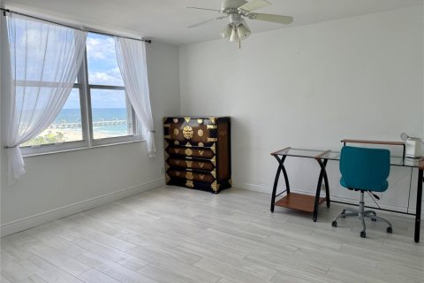Condo in Pompano Beach, Florida, 2 bedrooms  № 2391760 - photo 14