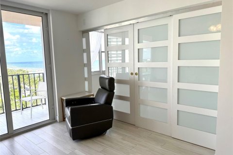 Condo in Pompano Beach, Florida, 2 bedrooms  № 2391760 - photo 15
