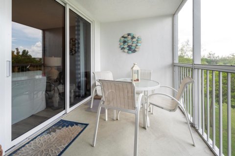 Condo in Pompano Beach, Florida, 1 bedroom № 2250047 - photo 19