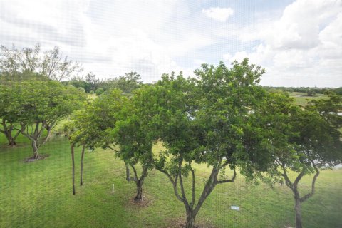 Condo in Pompano Beach, Florida, 1 bedroom № 2250047 - photo 20