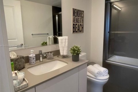 Copropriété à louer à Miami, Floride: 2 chambres, 81.94 m2 № 1766761 - photo 12
