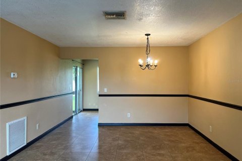 Apartamento en alquiler en Punta Gorda, Florida, 2 dormitorios, 97.18 m2 № 1917838 - foto 5