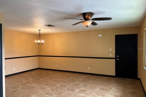 Apartamento en alquiler en Punta Gorda, Florida, 2 dormitorios, 97.18 m2 № 1917838 - foto 4