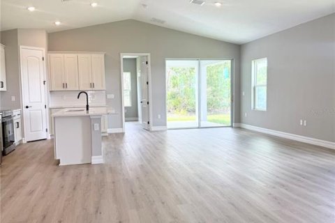 House in Sebring, Florida 4 bedrooms, 184.88 sq.m. № 2213937 - photo 14