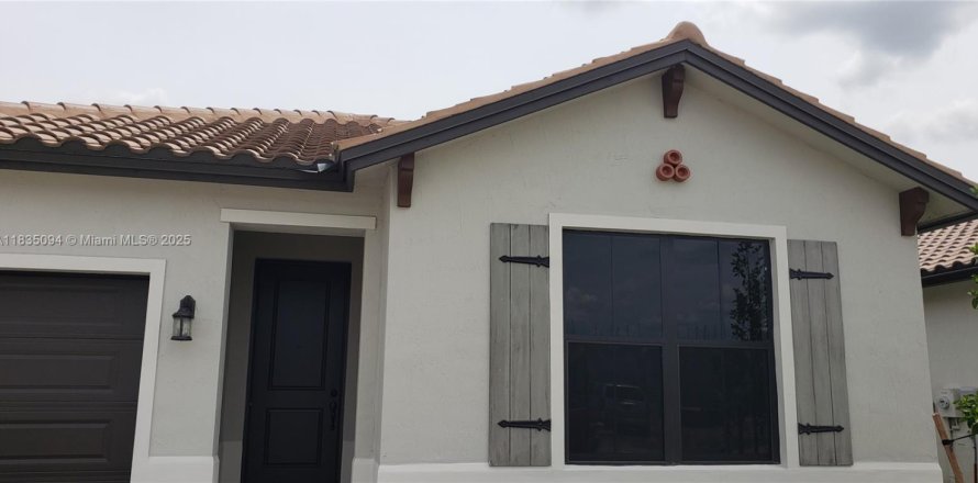 Villa ou maison à Ave Maria, Floride 3 chambres № 1818232