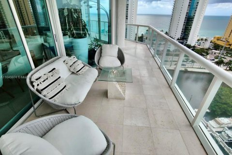 Copropriété à louer à Sunny Isles Beach, Floride: 3 chambres, 163.51 m2 № 1694782 - photo 2