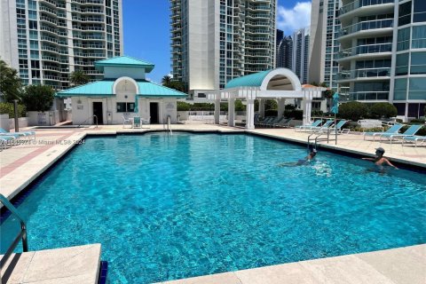 Copropriété à louer à Sunny Isles Beach, Floride: 3 chambres, 163.51 m2 № 1694782 - photo 18