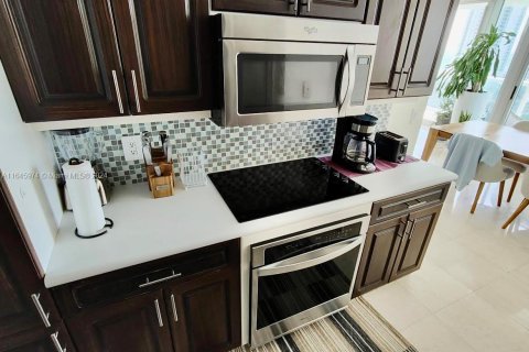 Copropriété à louer à Sunny Isles Beach, Floride: 3 chambres, 163.51 m2 № 1694782 - photo 6