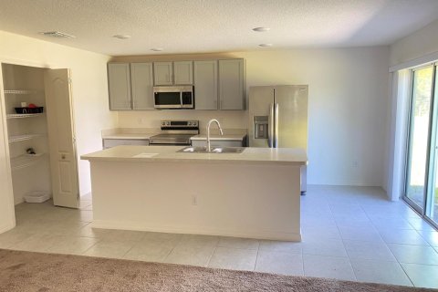 House in St. Lucie, Florida 4 bedrooms, 170.57 sq.m. № 2081554 - photo 8