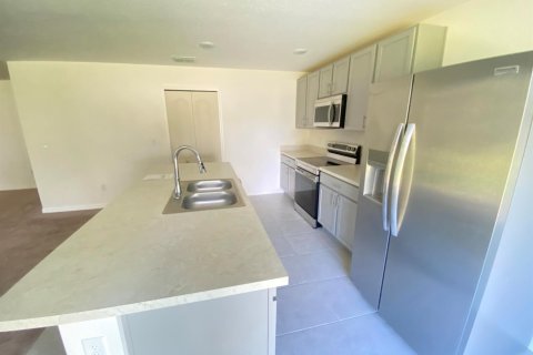 House in St. Lucie, Florida 4 bedrooms, 170.57 sq.m. № 2081554 - photo 15